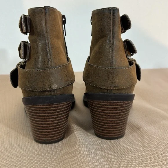 Nicole Sage Double Zipper Stacked Heel Tufted Faux Leather Ankle Boots - Picture 5 of 11